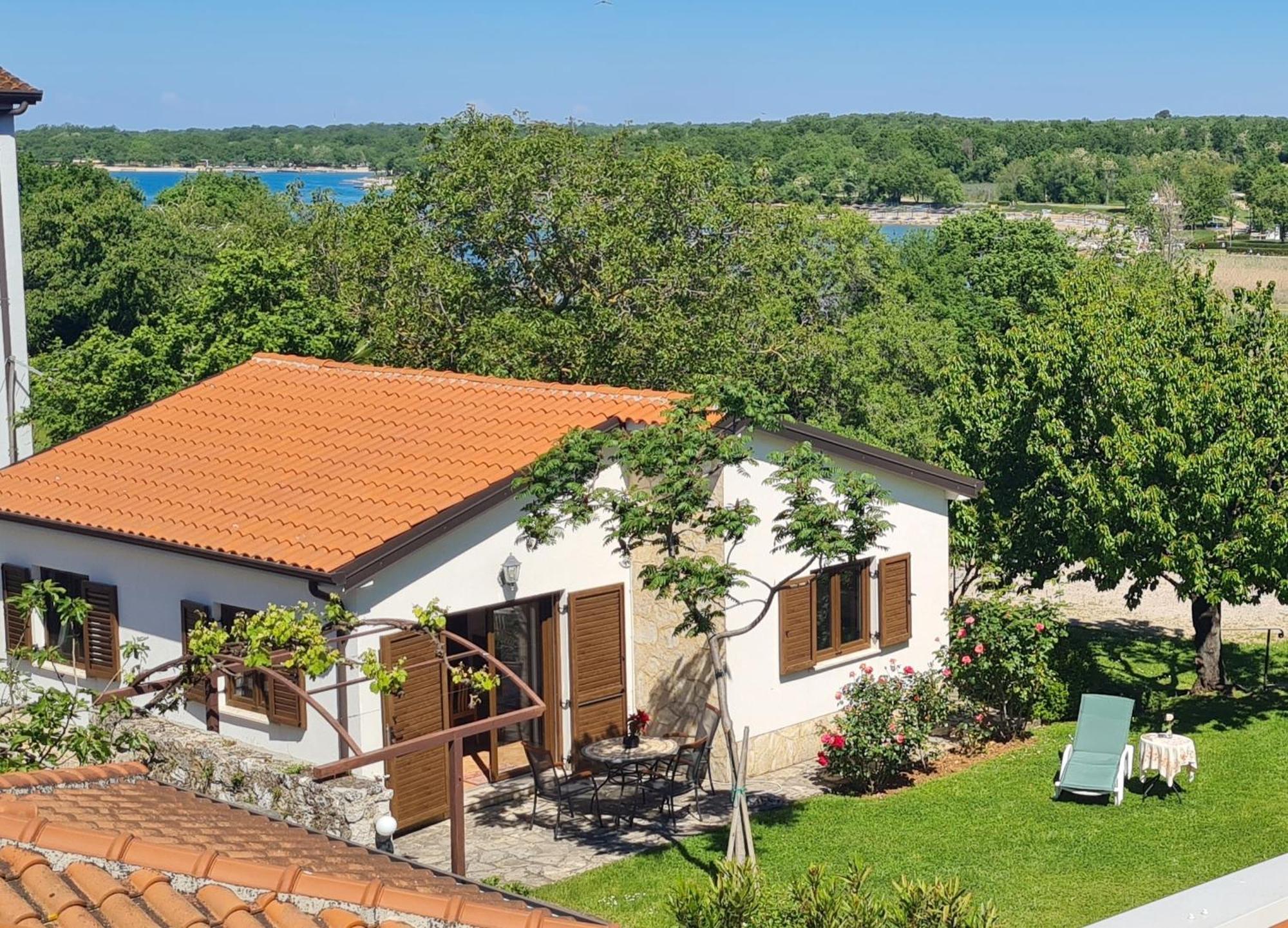 Bungalow Perla Funtana Exterior foto